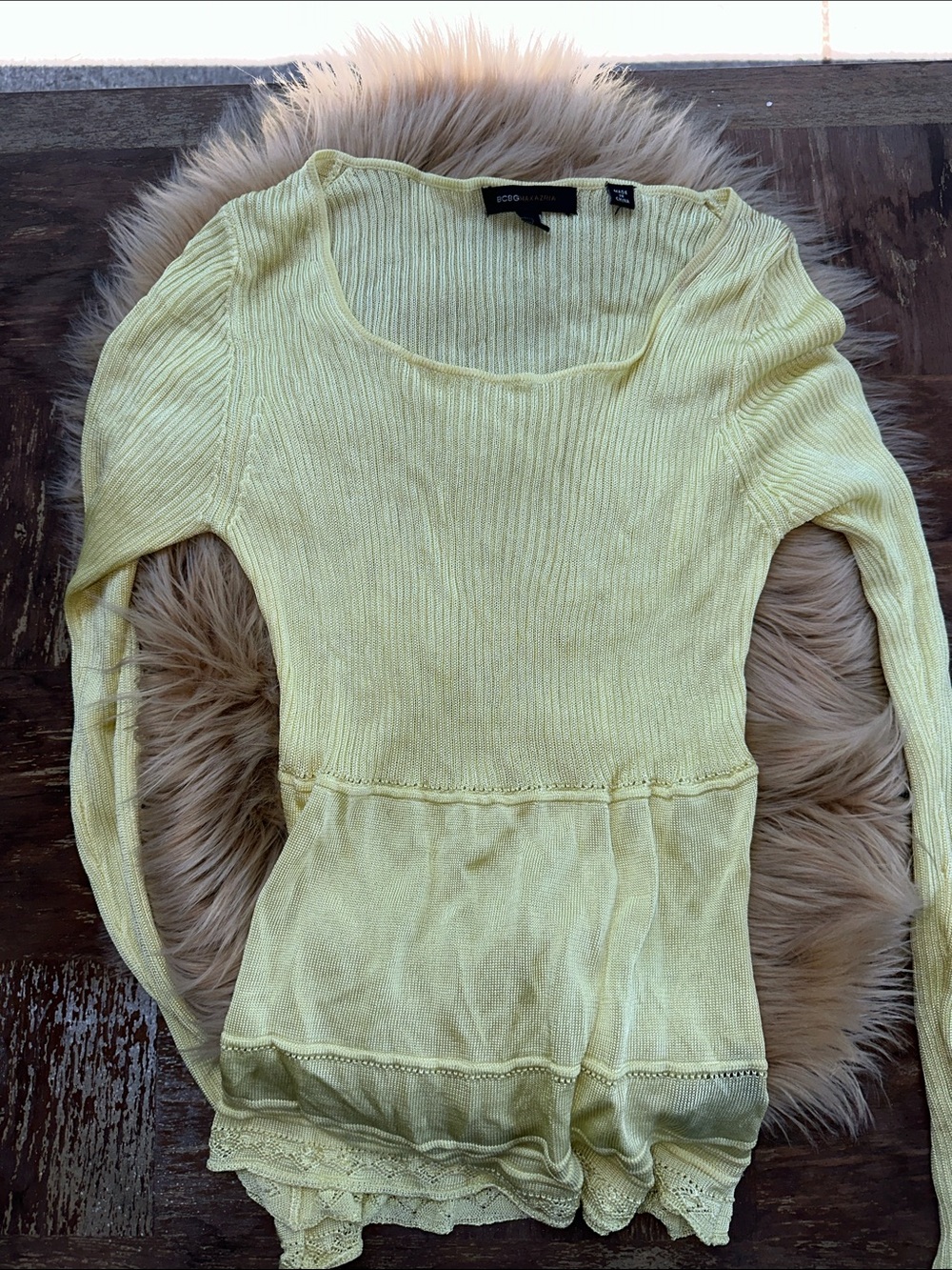 BCBGMaxAzria Pale Yellow Ribbed 75% Silk Top Y2K